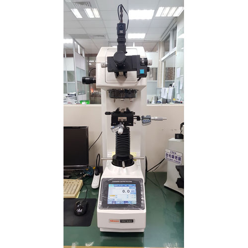 Vickers Hardness Tester